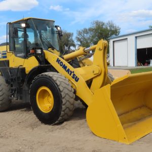 2018 Komatsu WA320-8