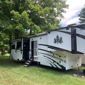 2020 Crossroads Redwood 3911RL