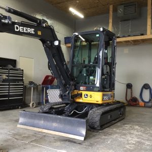 2017 John Deere 35G